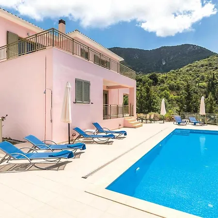 Sleeps 6 With Pool Air Con And Wifi Willa