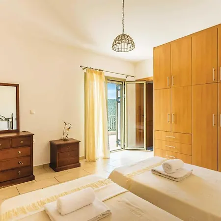Sleeps 6 With Pool Air Con And Wifi Willa Mikros Gialos