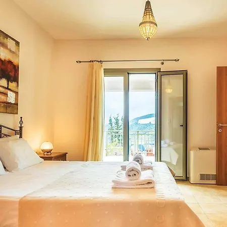 Sleeps 6 With Pool Air Con And Wifi * Mikros Gialos