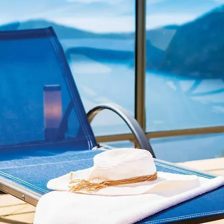 Sleeps 6 With Pool Air Con And Wifi Βίλα *