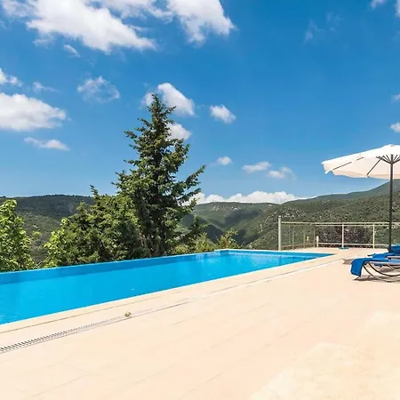 Sleeps 6 With Pool Air Con And Wifi Μικρός Γιαλός