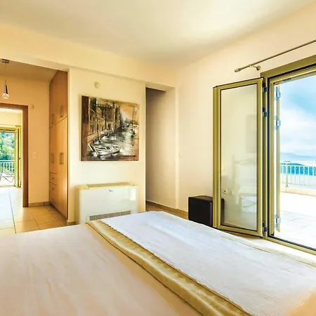 Sleeps 6 With Pool Air Con And Wifi Βίλα *